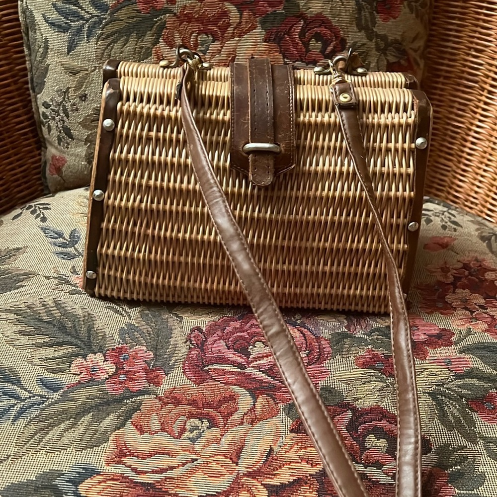 Vintage wicker crossbody bag